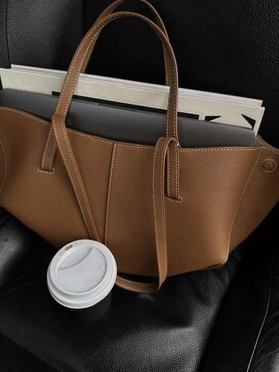 Pernilla – Elegant Tote Bag with Gathered Sides